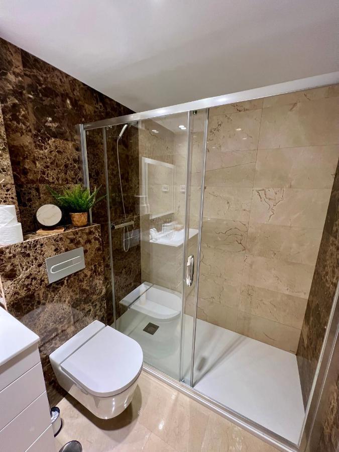 Apartamentos Prestige Suites Malaga III Exterior photo